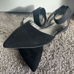 Worthington Black Pointed-Toe Flats